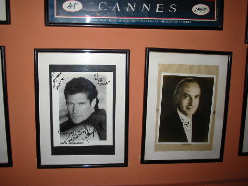 Restaurant de Ouarzazate: Portraits et autographes de movies star